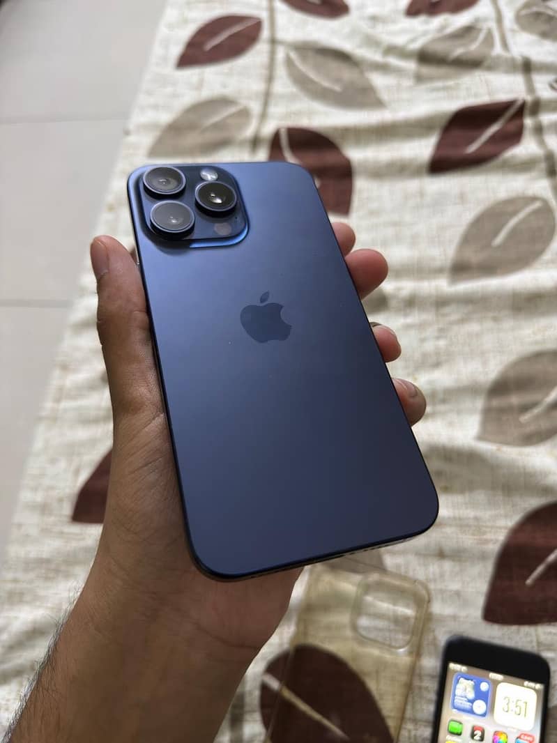 Apple iPhone 15 Pro Max 5