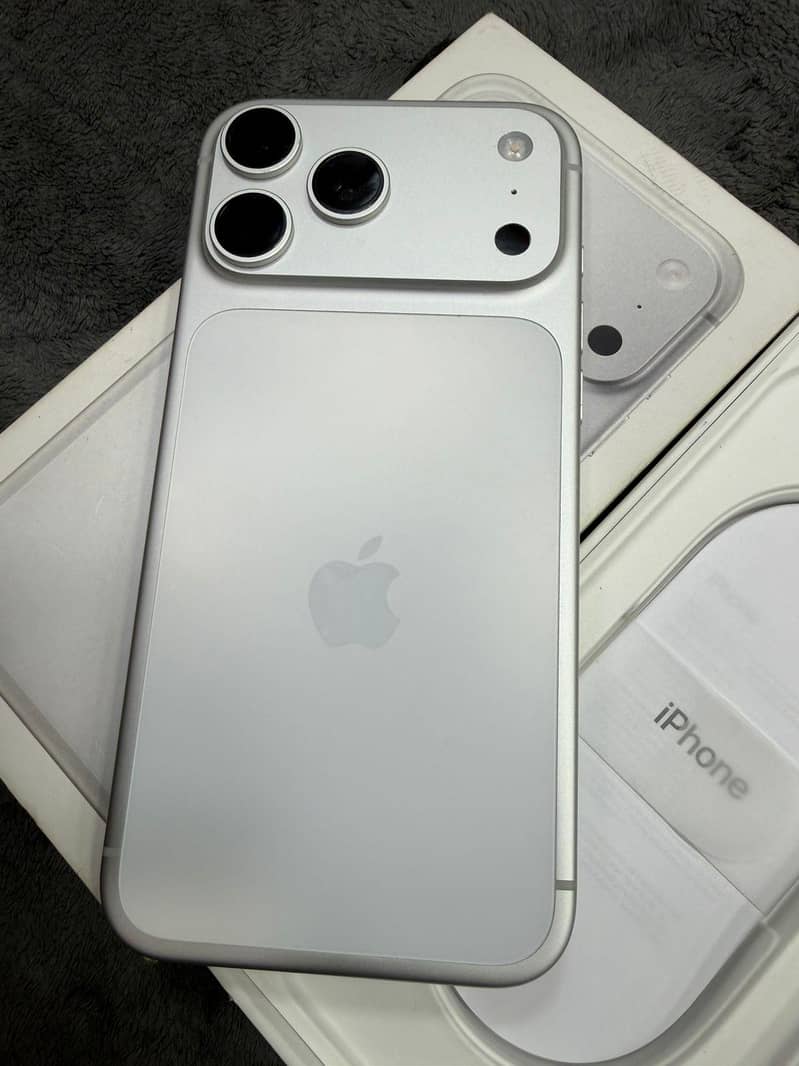 Apple iPhone 17 Pro Max 0