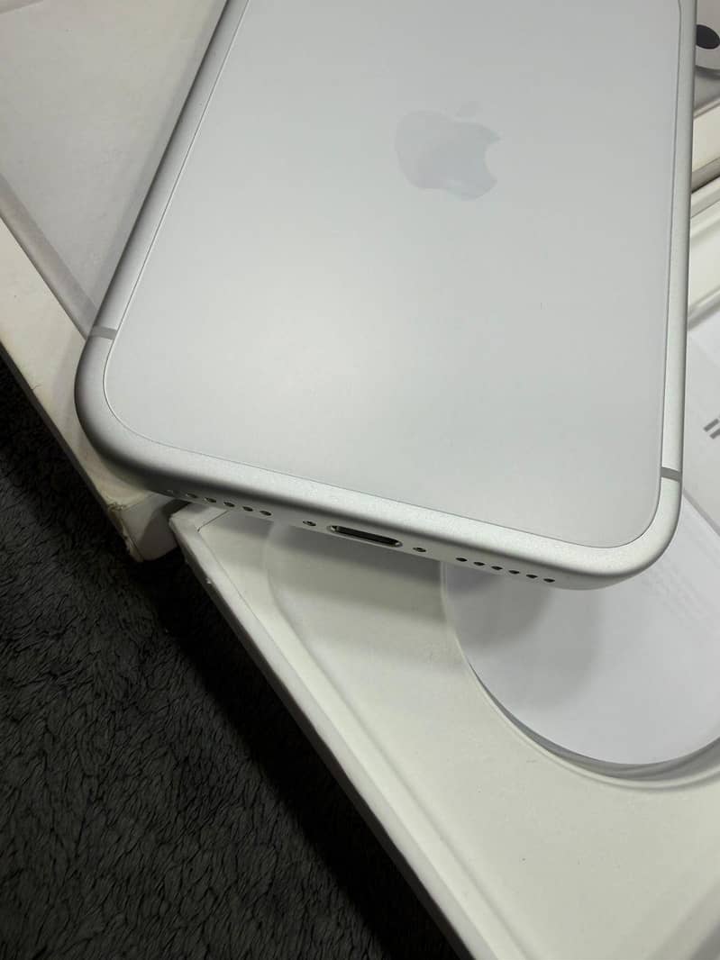 Apple iPhone 17 Pro Max 2