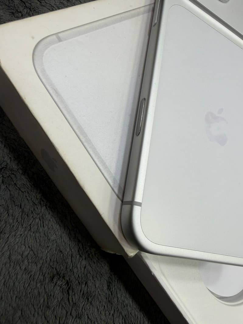 Apple iPhone 17 Pro Max 3