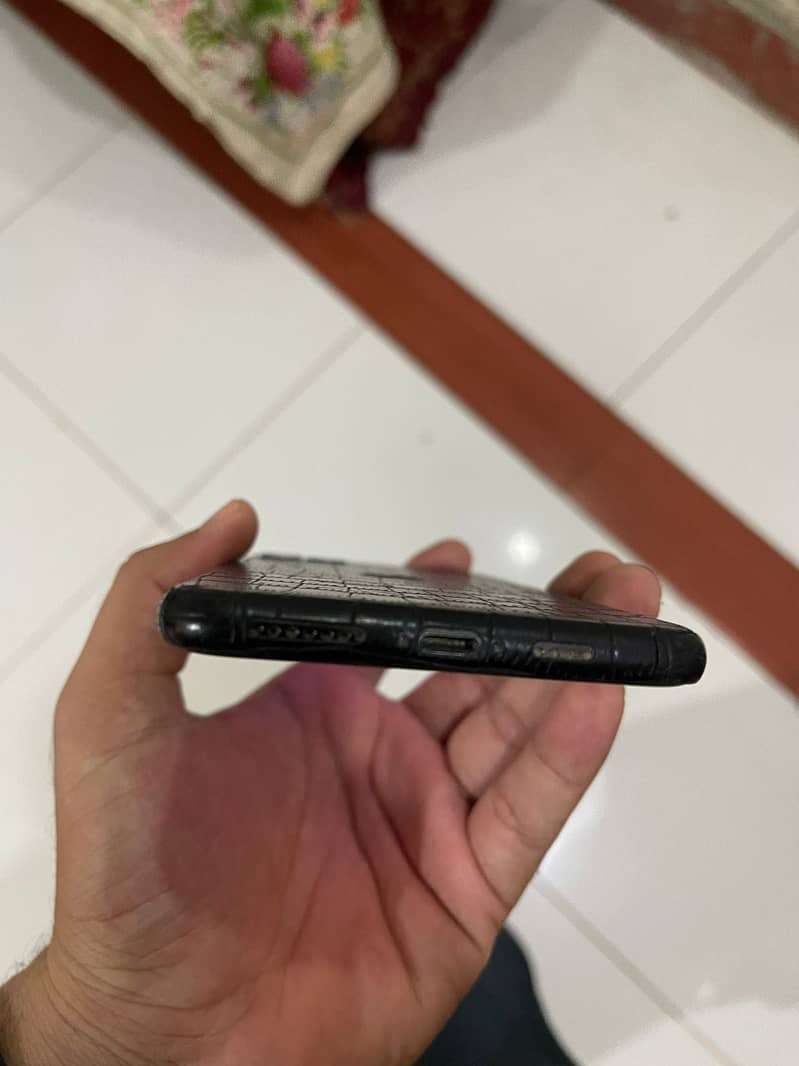 Apple iPhone 11 Pro Max 3