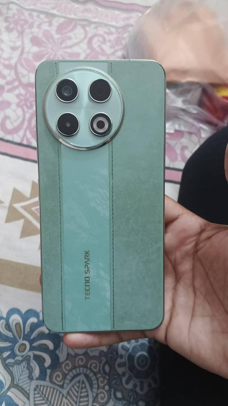 Tecno SPARK 30 Pro 0