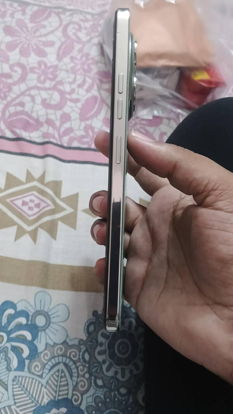 Tecno SPARK 30 Pro 2