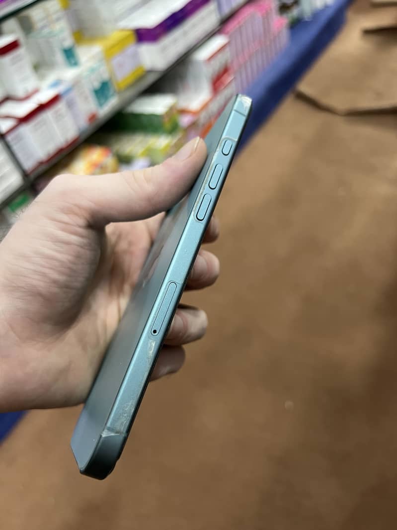 Apple iPhone 16 Plus 3