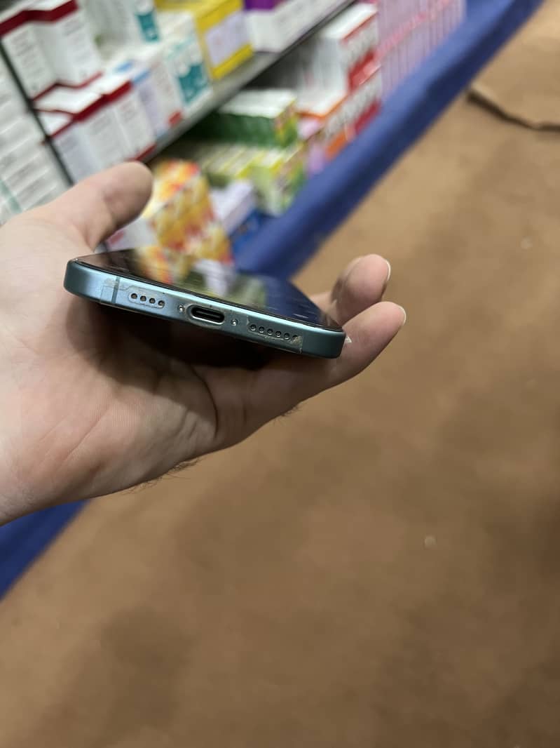 Apple iPhone 16 Plus 5