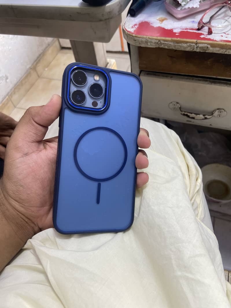 Apple iPhone 13 Pro Max 0