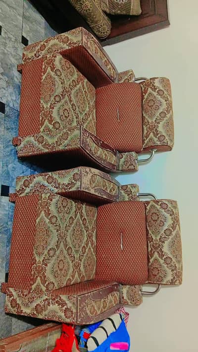 5 Seater Sofa Set (3+1+1) For Sale - Good