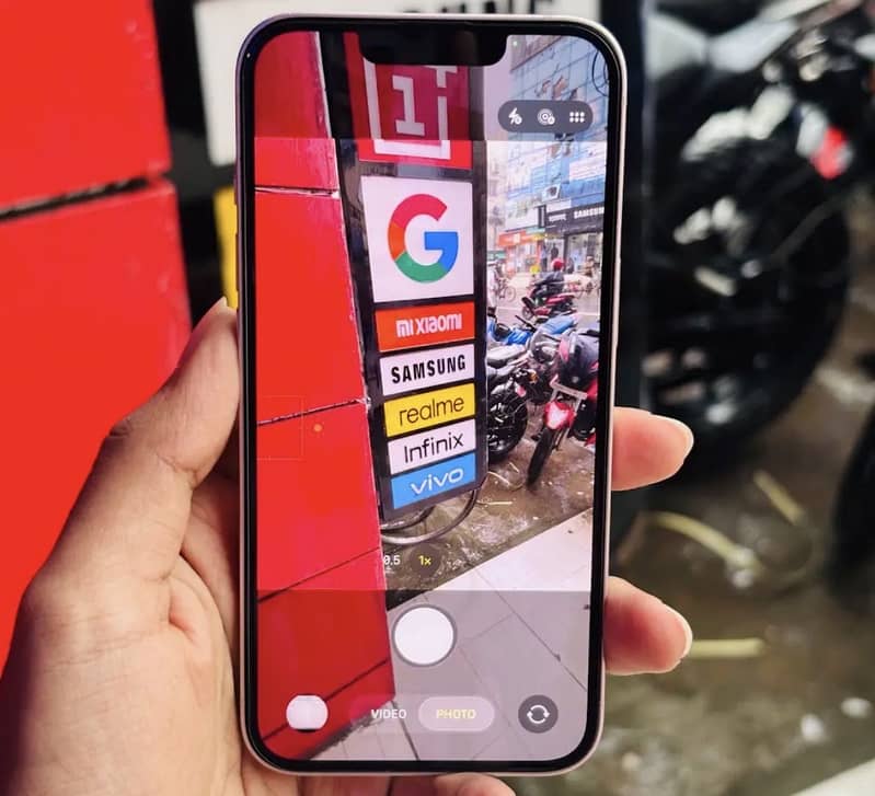 Apple iPhone 13 1