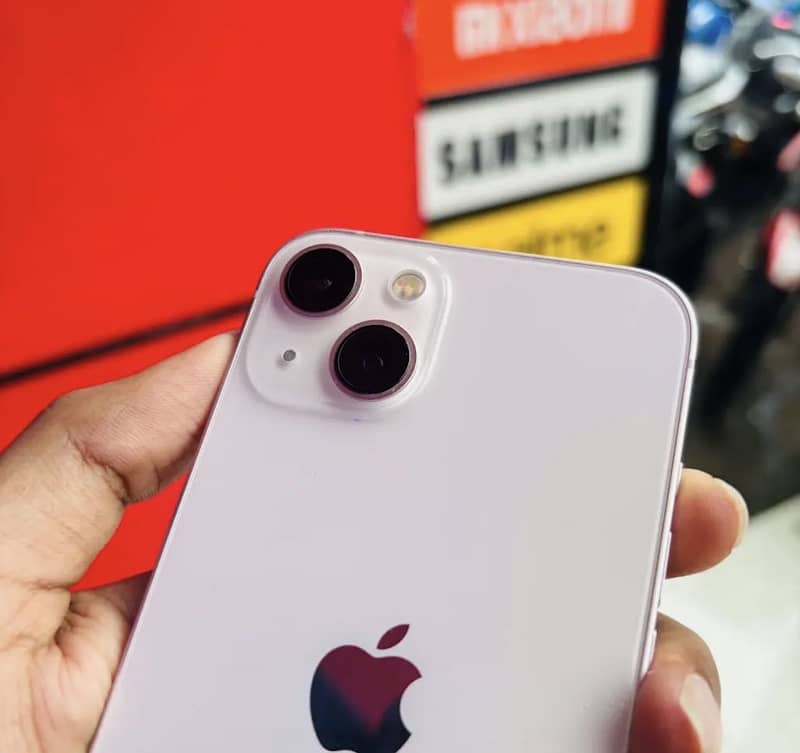 Apple iPhone 13 4