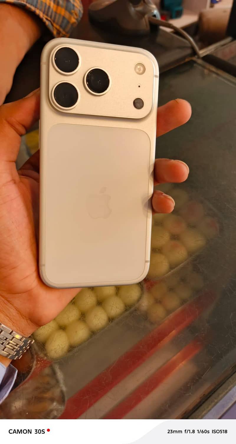 Apple iPhone 17 Pro 3