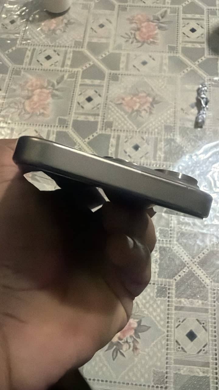 Apple iPhone 15 Pro 1