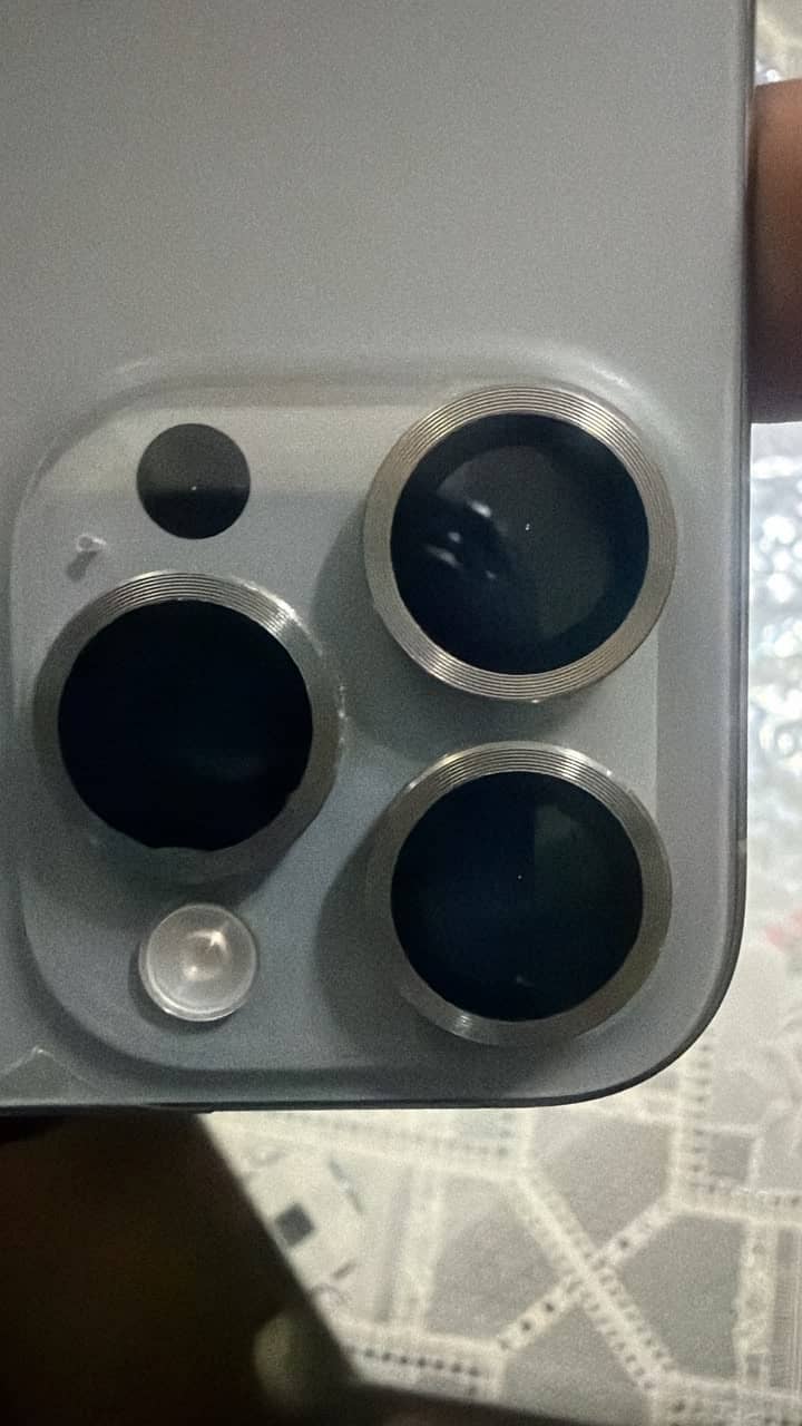 Apple iPhone 15 Pro 3