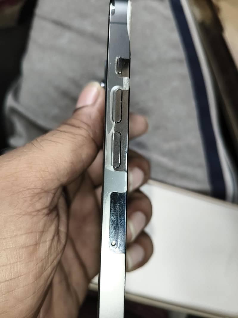 Apple iPhone 13 Pro Max 2