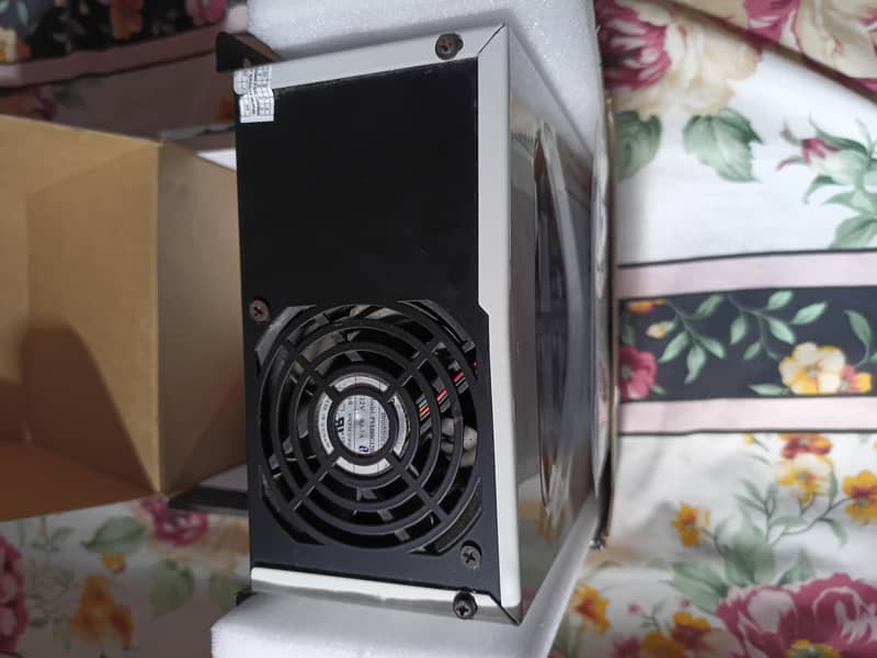 SIMTEK MPPT Solar Charge Controller – 70A – Almost New 4