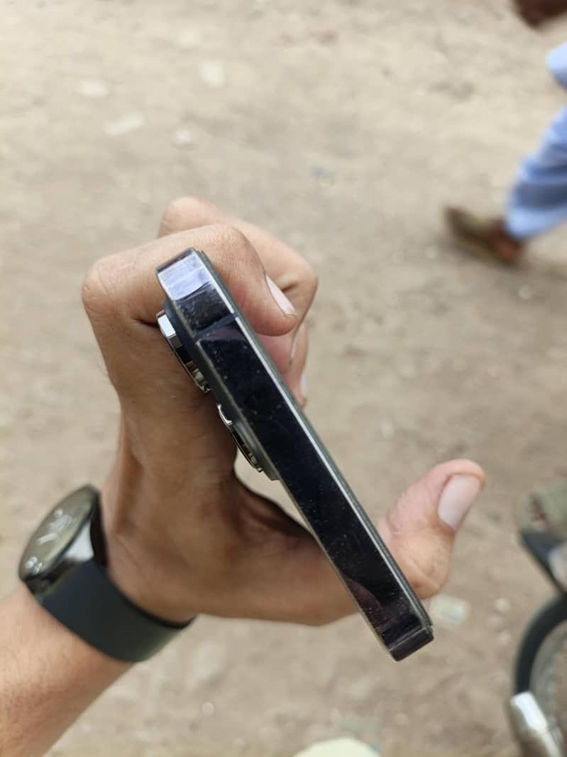 Apple iPhone 14 Pro Max 6