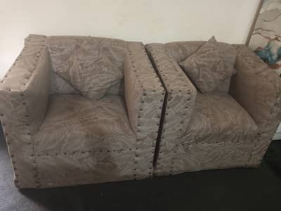 urgen for sell 5 seter sofa