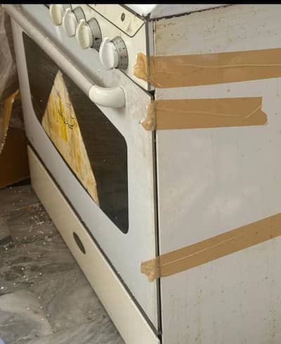 Kaiser 4 burner gas + electric oven range