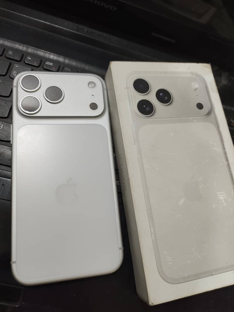 Apple iPhone 17 Pro Max 0