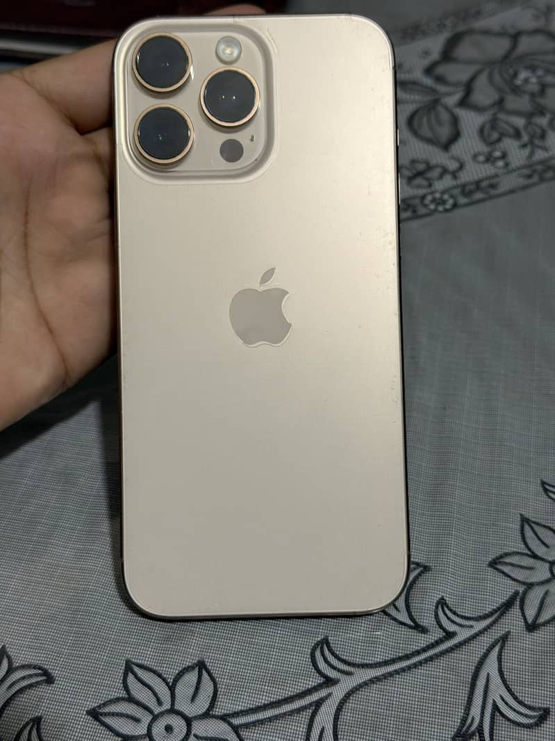 Apple iPhone 16 Pro Max 3