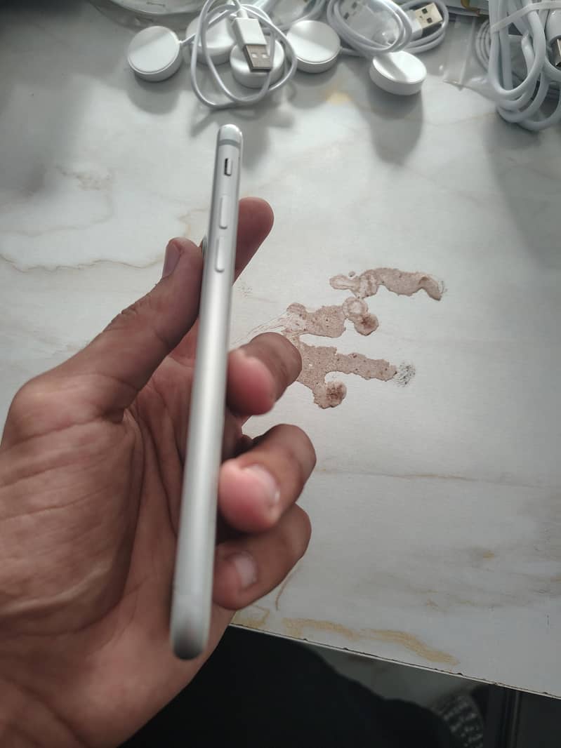 Apple iPhone 8 2