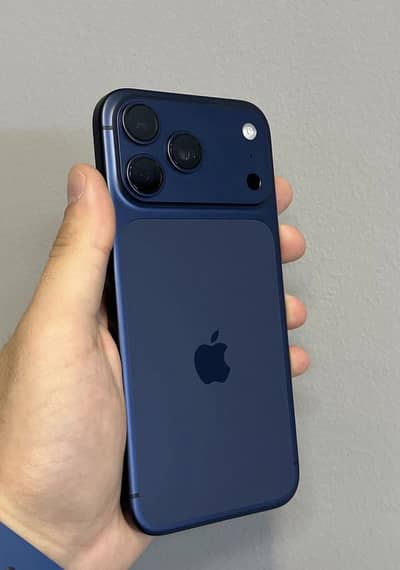 iPhone 17 Pro Max JV