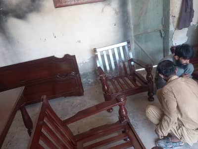 sofas Neat n Clean pure wood - not damaged at all - can bear load