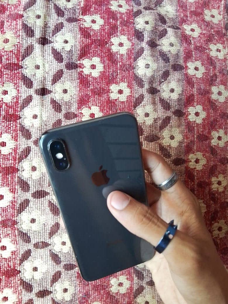 Apple iPhone X 4