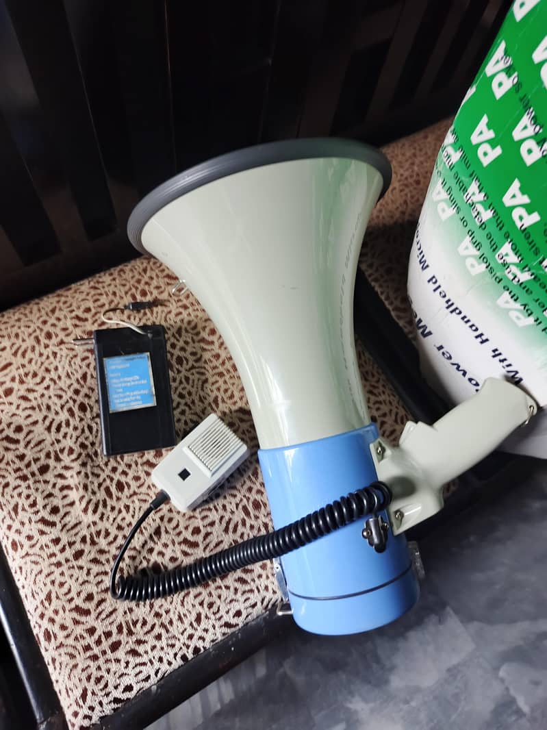 Mika speaker 0