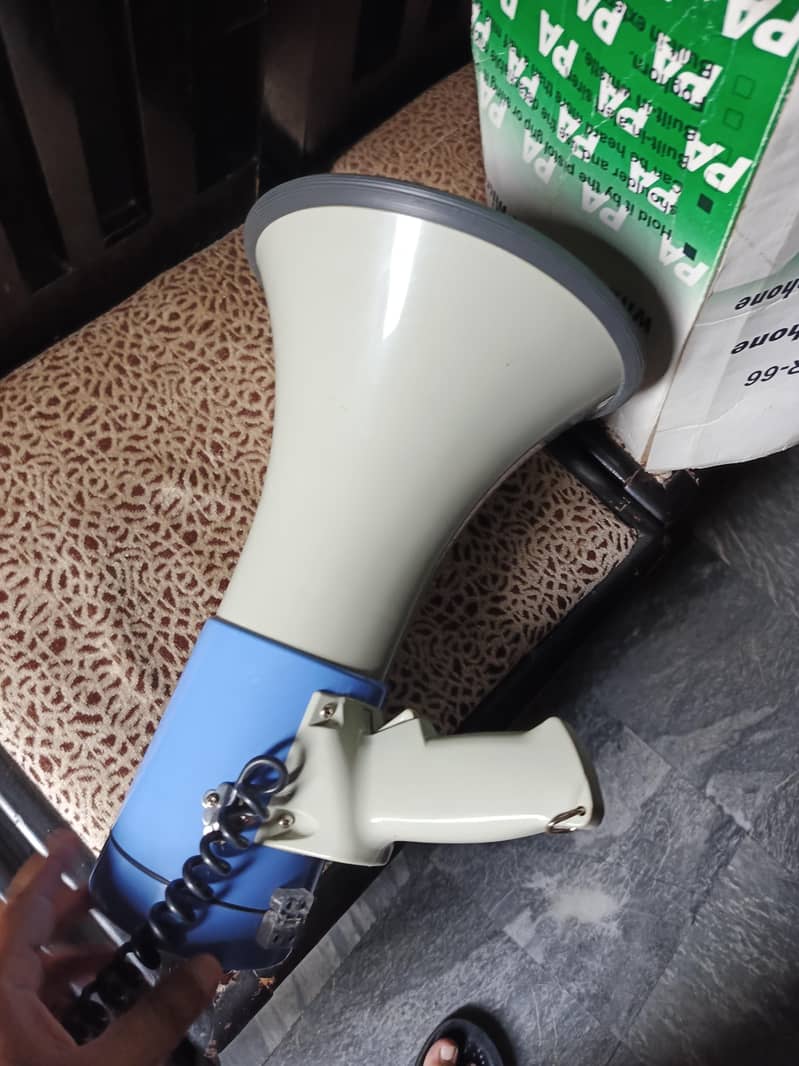 Mika speaker 3