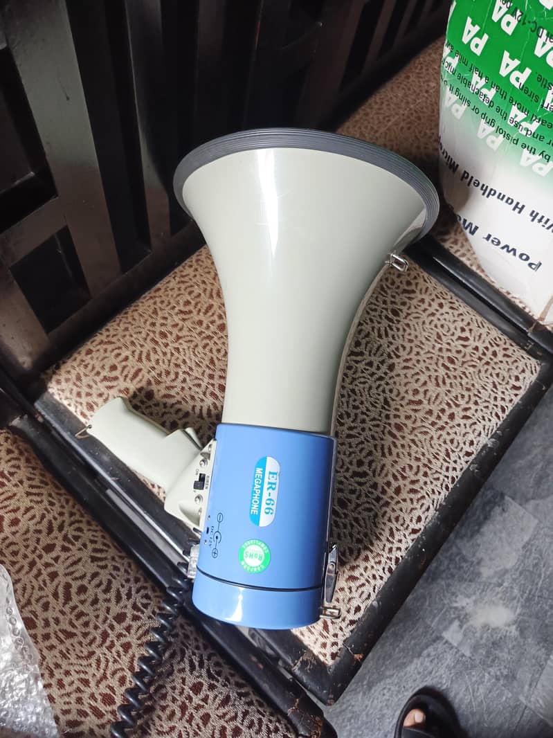 Mika speaker 4