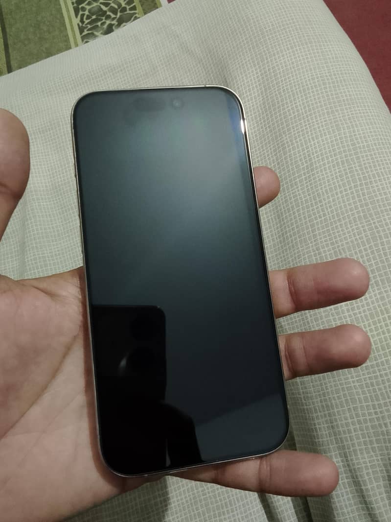 Apple iPhone 15 Pro 3