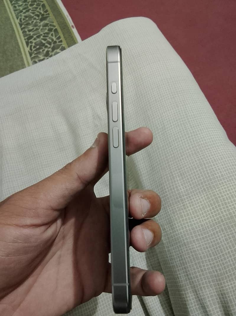 Apple iPhone 15 Pro 5