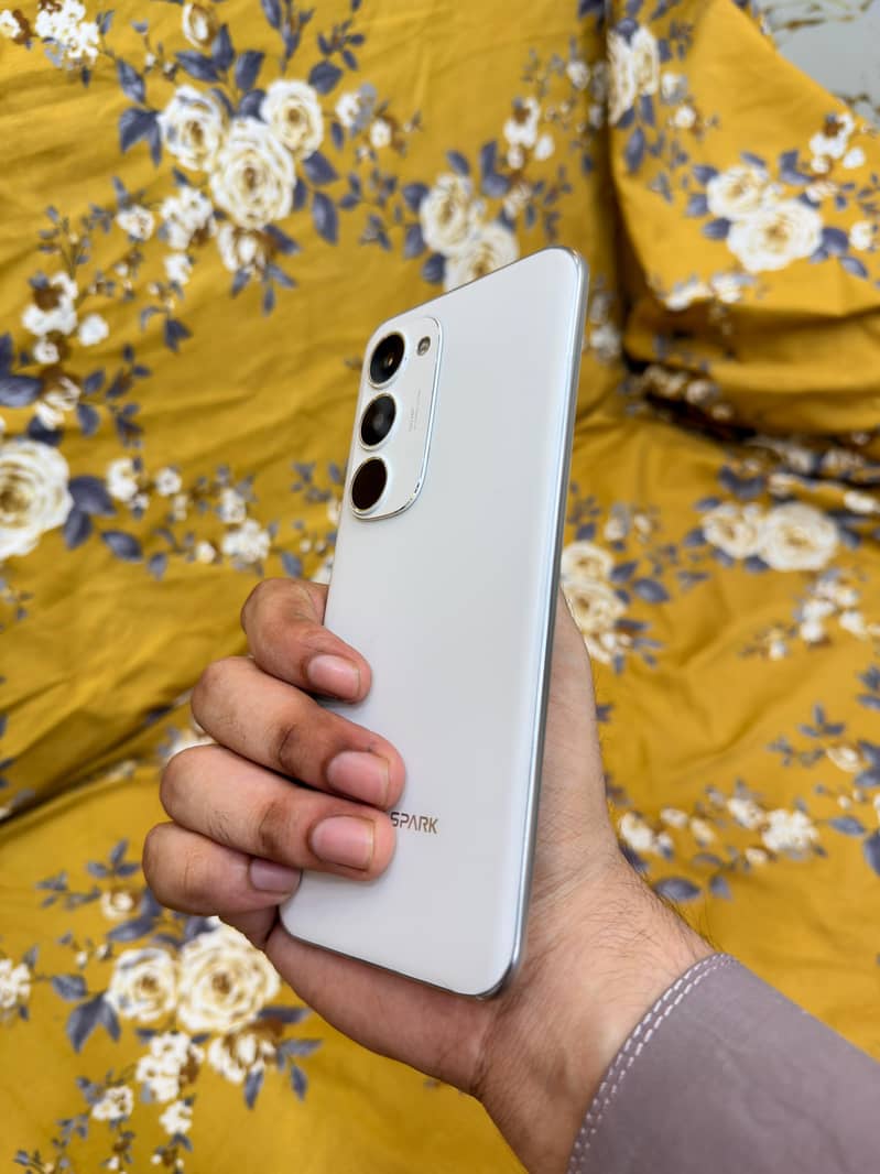 Tecno spark 40 pro plus 1