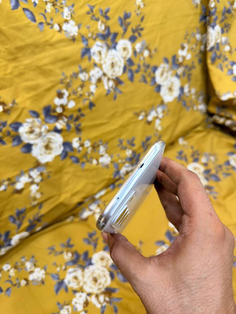Tecno spark 40 pro plus 4