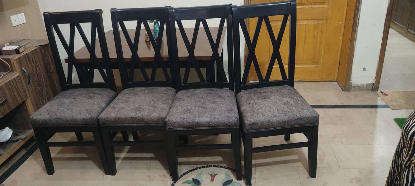 4 seater dining table 2