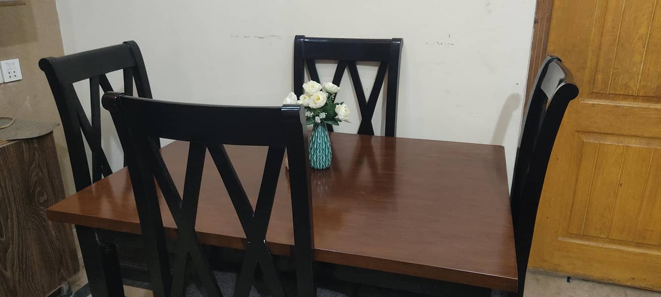 4 seater dining table 3
