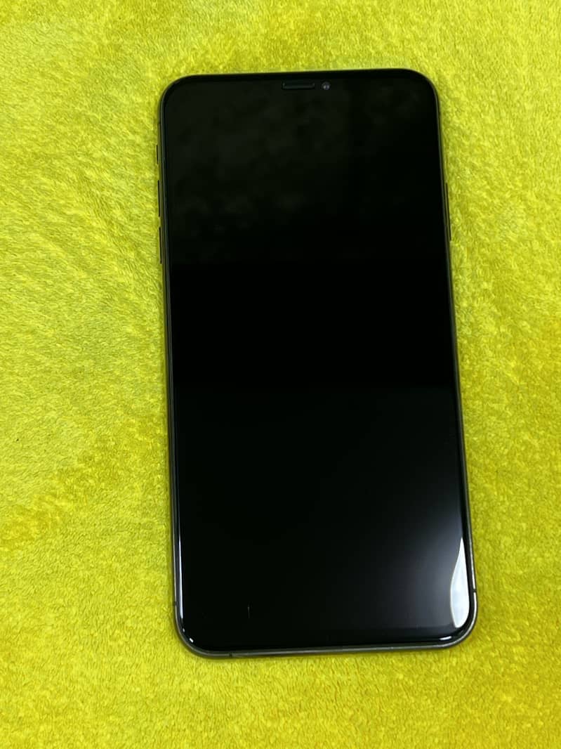 Apple iPhone XS Max 1