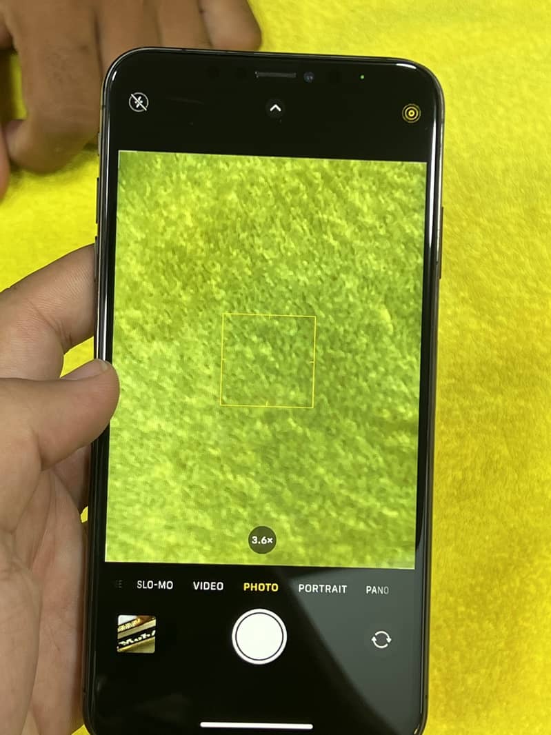 Apple iPhone XS Max 4