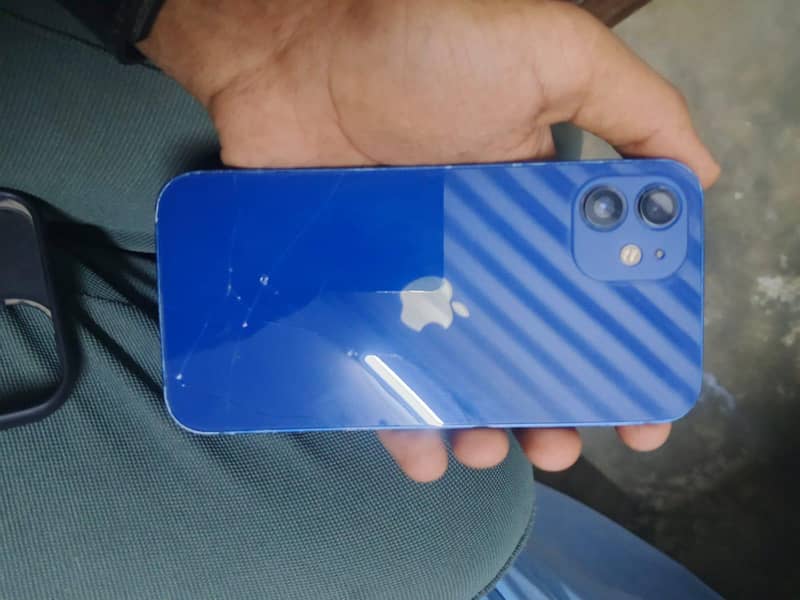 Apple iPhone 12 4