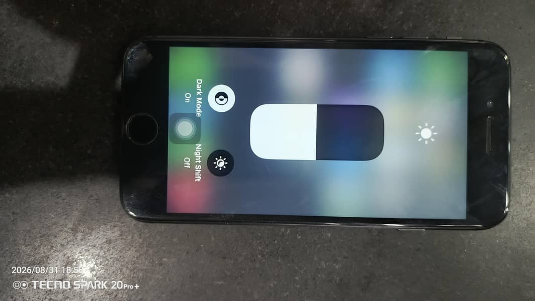 Apple iPhone 8 3