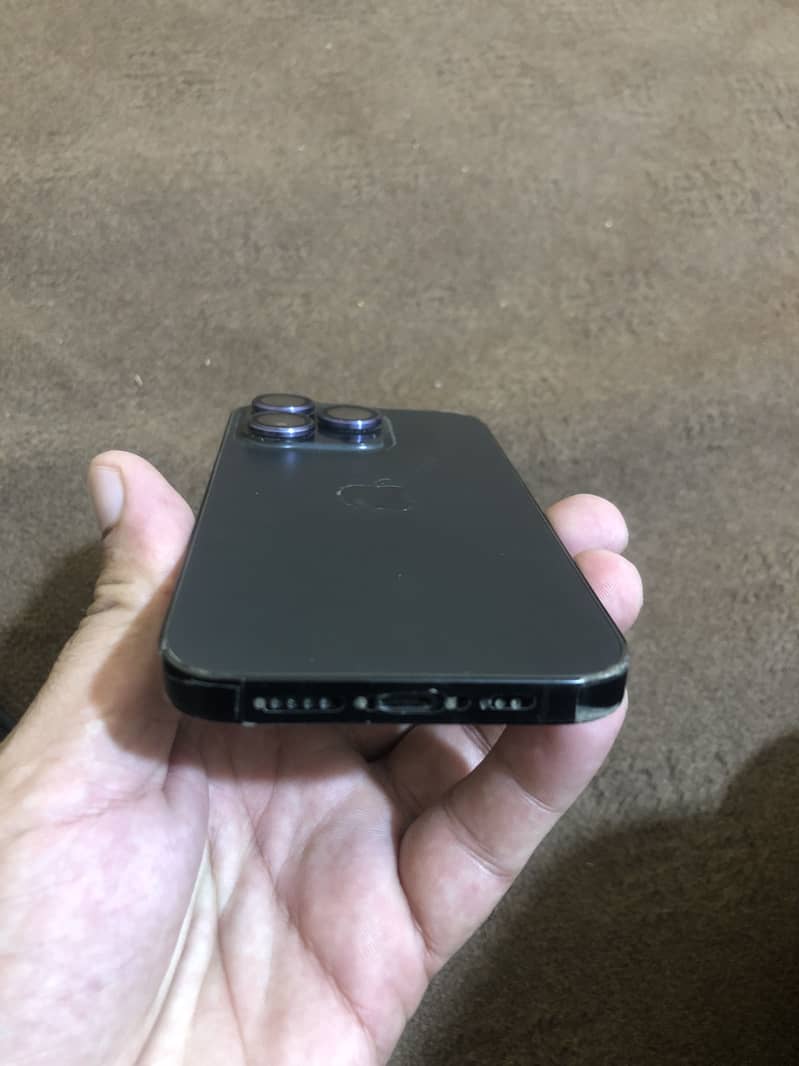 Apple iPhone 14 Pro 1