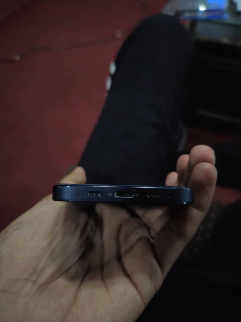 Apple iPhone 14 4