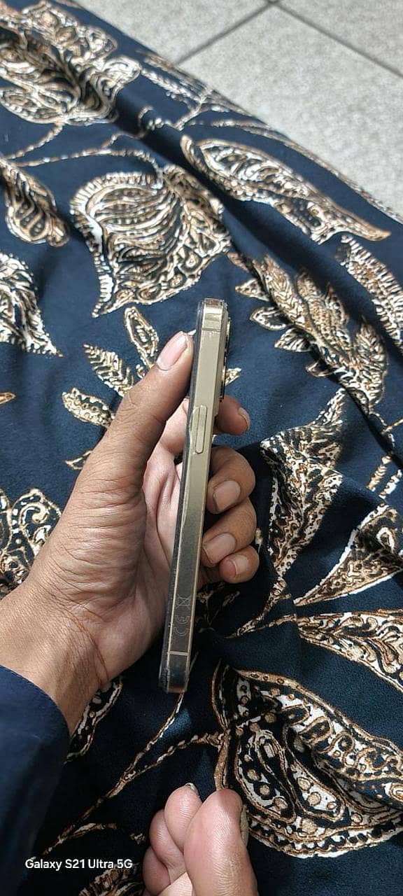 Apple iPhone 13 Pro 2