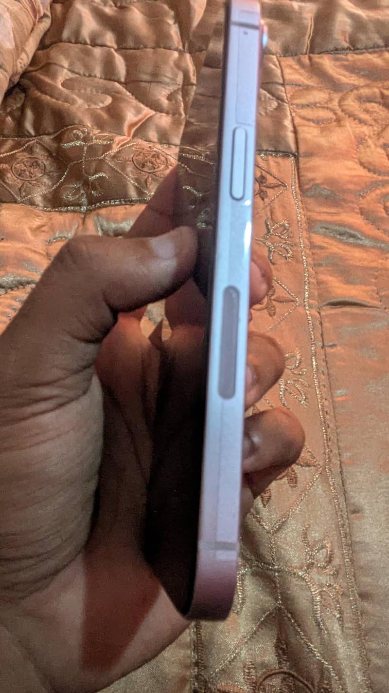 Apple iPhone 14 2