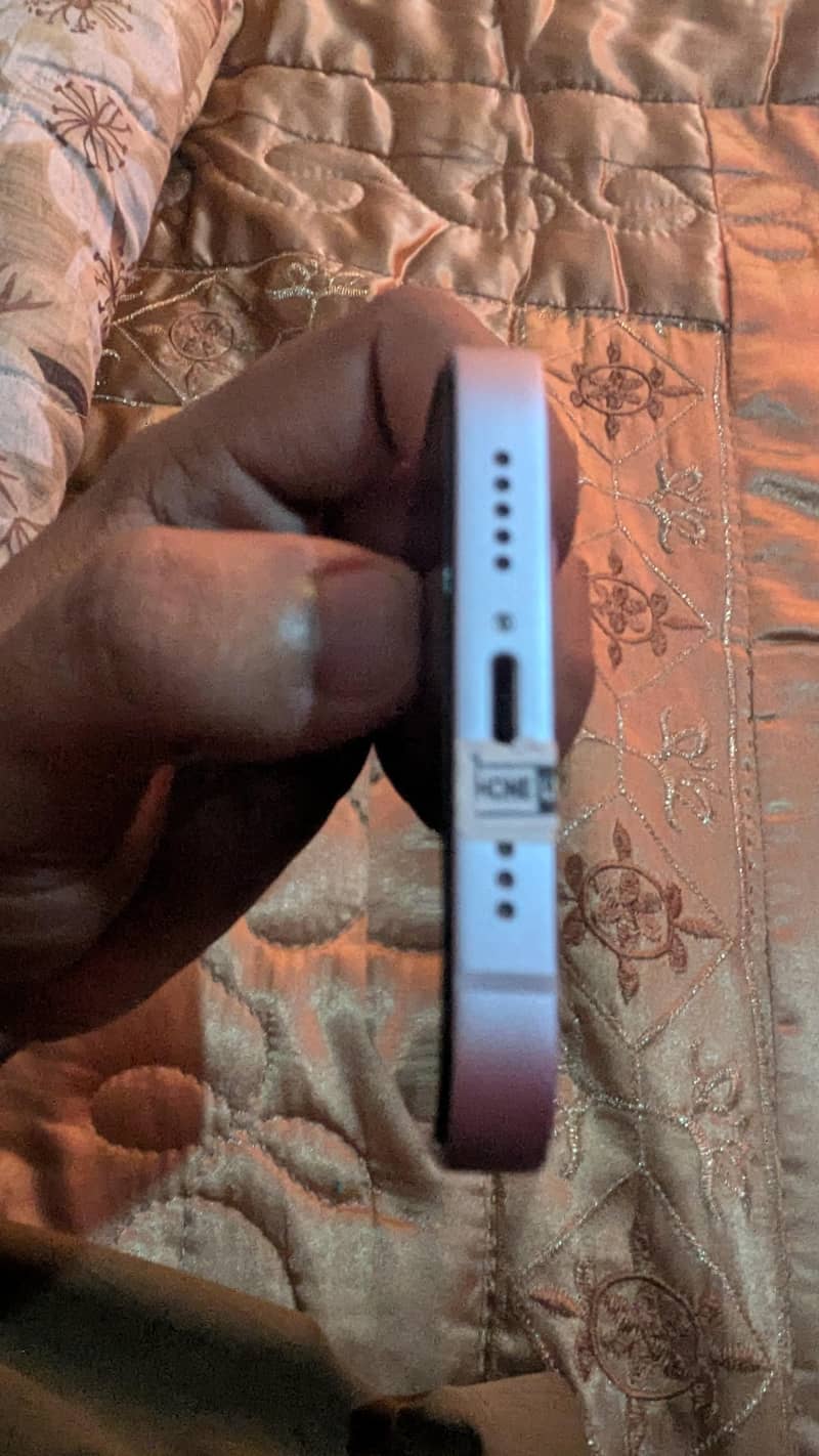 Apple iPhone 14 4