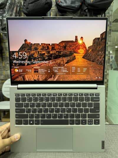 Lenovo Yoga slim Pro 14 Ryzen 5 5600H ultra sleek book