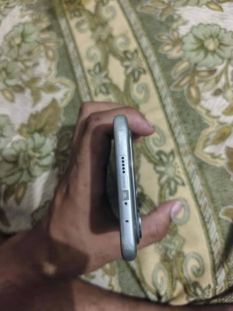 Infinix note Edge 2