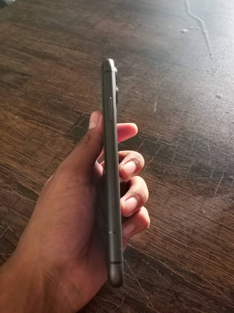 Apple iPhone 11 2