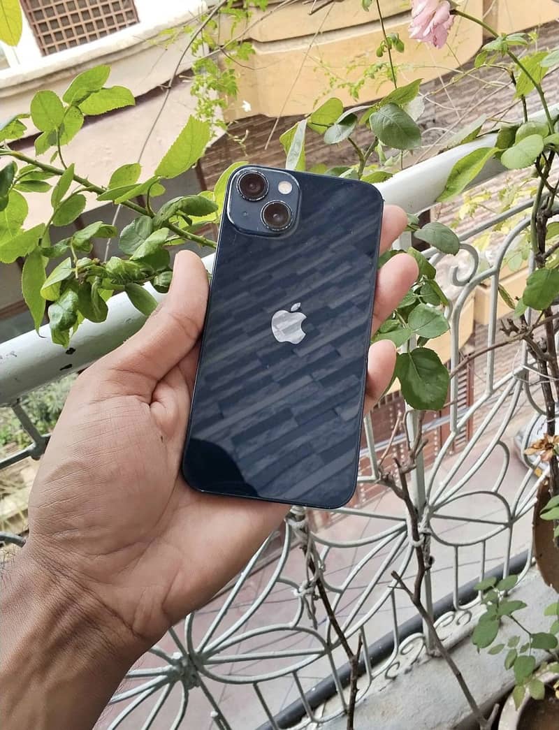 Apple iPhone 13 1