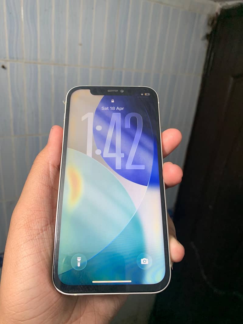 Apple iPhone 12 4